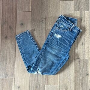 Distressed jeggings size 4 extra short